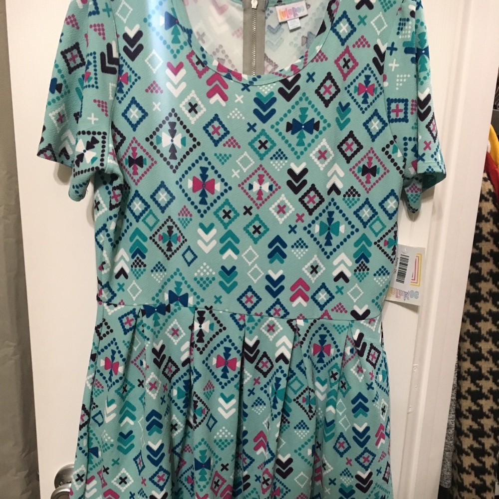 Brand new with tags dipped LULAROE Amelia